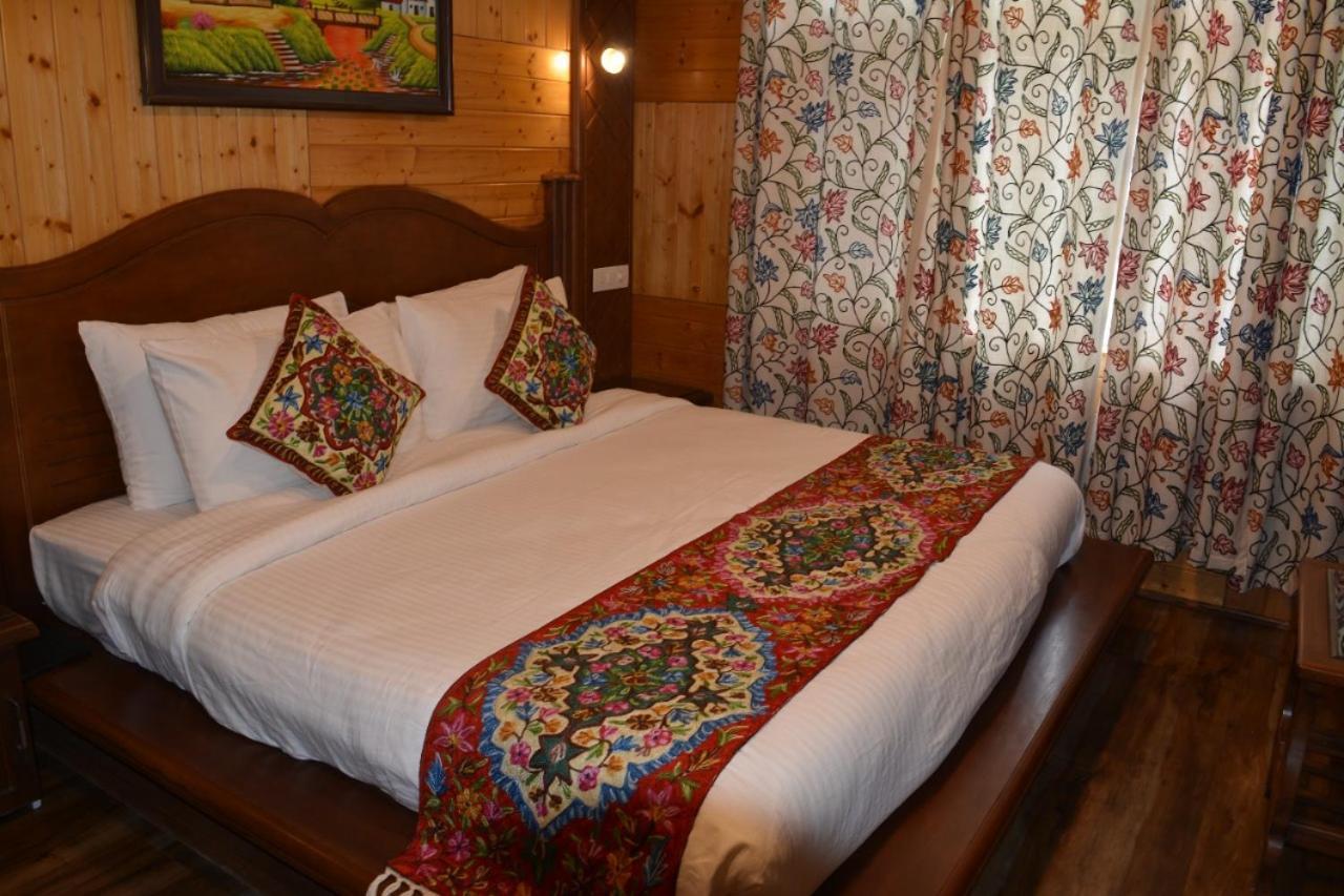 Hotel Royale Comfort Pahalgām Esterno foto